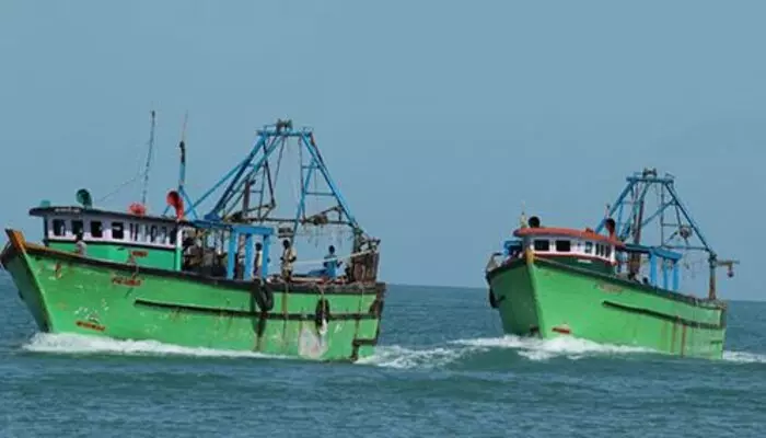 Indian fishermen: 14 మంది భారతీయ జాలర్లను అరెస్ట్ చేసిన శ్రీలంక నేవీ