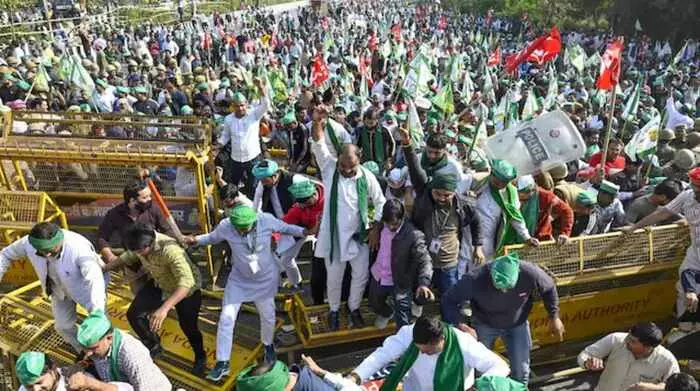 Farmers protest: మరోసారి ఆందోళన బాట పట్టిన అన్నదాతలు