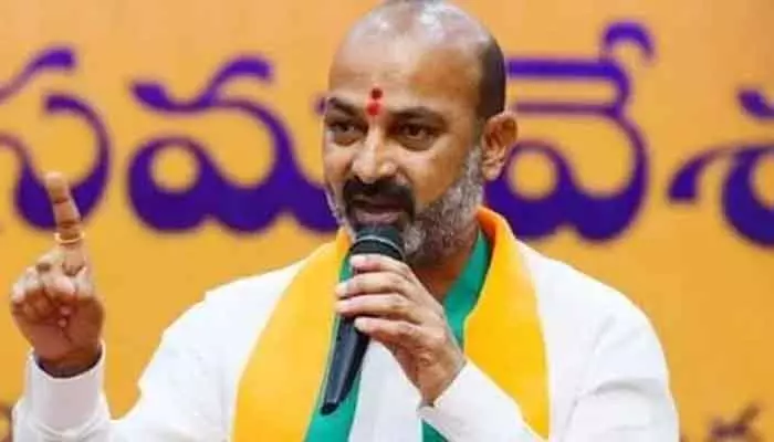 Bandi Sanjay: సంక్రాంతిలోపే విడుదల చేయాలి.. సర్కార్‌కు బండి సంజయ్ డెడ్‌లైన్