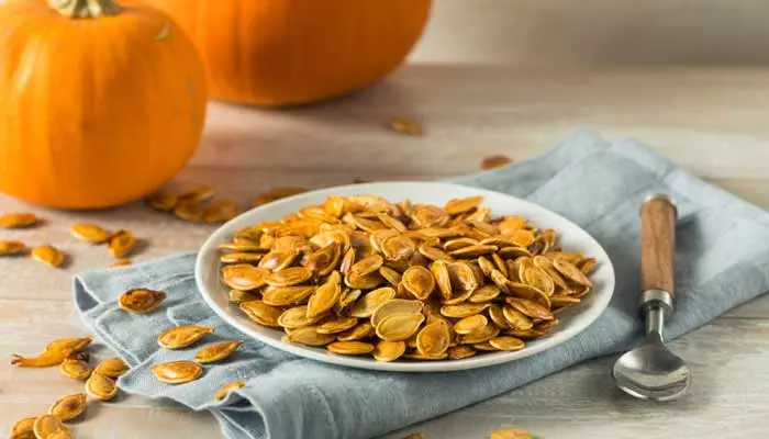 Pumpkin seeds: గుమ్మడి విత్తనాల్లో దాగున్న ఆరోగ్య రహస్యాలేవో తెలుసా..?