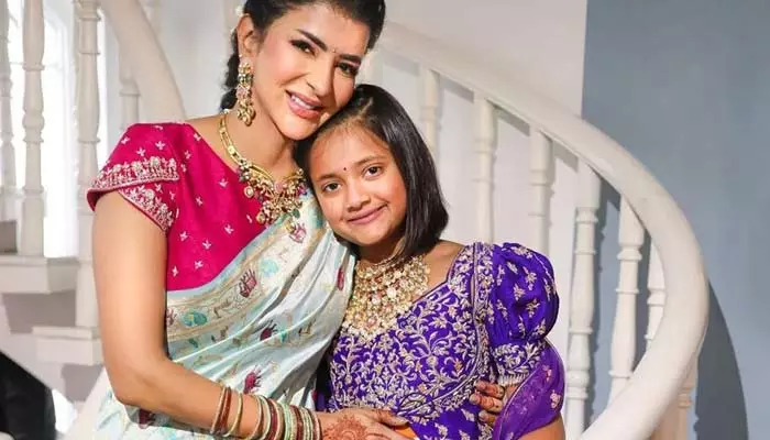 Manchu Lakshmi: ఫ్యామిలీ గొడ‌వ‌లతో.. మంచు ల‌క్ష్మీకి సంబంధం లేదా..? ఇలాంటి పోస్ట్ పెట్టేందేంటని మండిప‌డుతున్న నెటిజ‌న్లు..