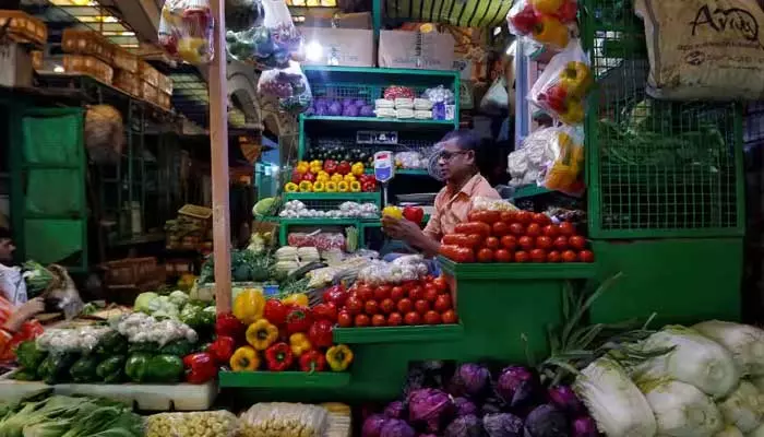 Retail Inflation: దిగొచ్చిన ధరలు.. నవంబర్‌లో 5.4 శాతానికి రిటైల్ ద్రవ్యోల్బణం