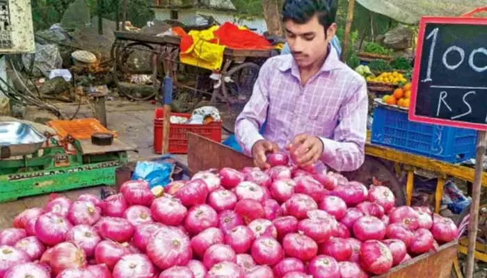 Onions Prices Hike: సామాన్యులకు మరో బిగ్ షాక్.. మరింత పెరగనున్న ఉల్లిగడ్డల ధరలు..!