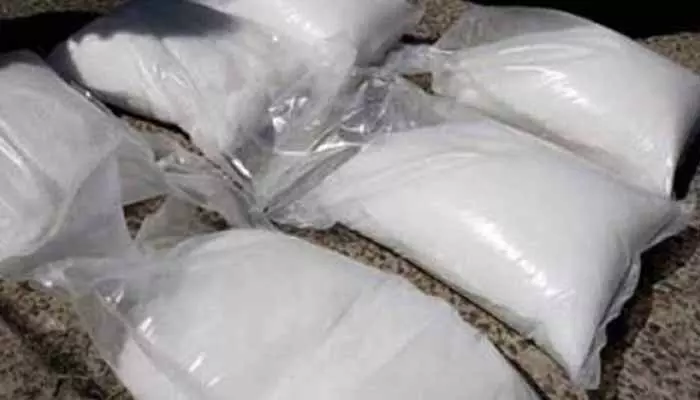 Drugs Seize: నగరంలో పోలీసుల విస్తృత తనిఖీలు.. 53 కేజీల డ్రగ్స్ సీజ్, ముగ్గురు అరెస్ట్