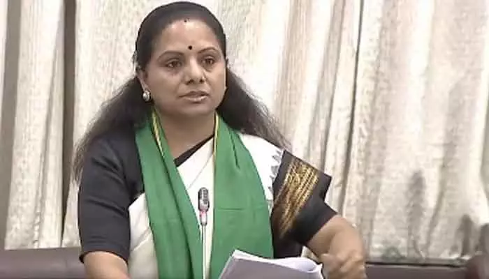 MLC Kavitha : రైతుబంధు హామీలను గుర్తు చేసేందుకే ఆకుపచ్చ కండువాలు : ఎమ్మెల్సీ కవిత