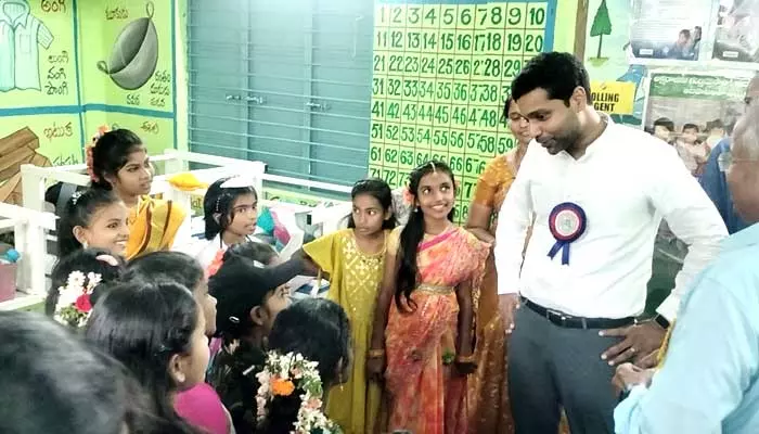 చదువుకున్న పాఠశాలను మరవద్దు