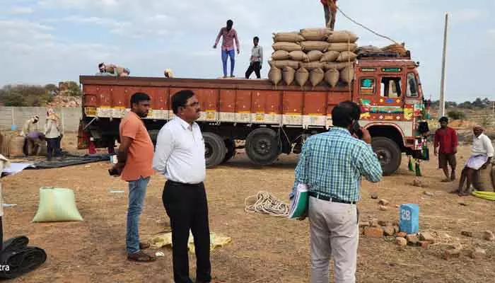 వరి ధాన్యంలో తేమ లేకుండా జాగ్రత్తలు తీసుకోవాలి