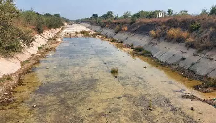 నీటి కోసం ఎదురు చూపులు.. ప్రశ్నార్థకంగా రబీ సాగు..