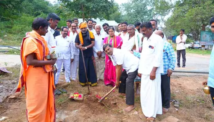 శ్రీ ఉమామహేశ్వర కొండపైకి మిషన్ భగీరథ పైప్ లైన్..