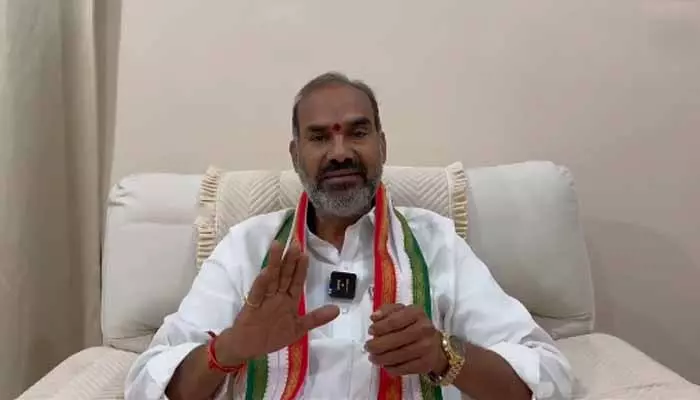 Congress: అల్లు అర్జున్ తీరులో కనీస పశ్చాత్తాపం లేదు.. ప్రభుత్వ విప్ ఆది శ్రీనివాస్