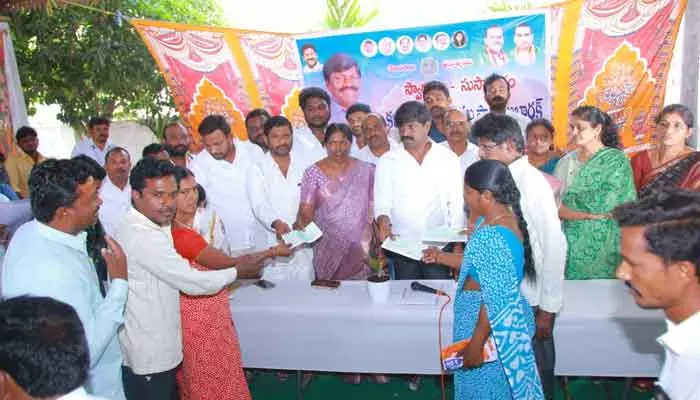 రాష్ట్రాన్ని అప్పులపాలు చేశారు.. : నకిరేకల్ ఎమ్మెల్యే