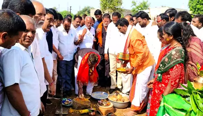 తాండూర్లో అభివృద్ధి పనులు ప్రారంభం