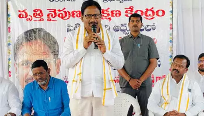 మహిళలు స్వశక్తితో ఎదగాలి