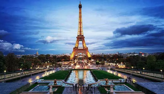 Eiffel Tower : ఈఫిల్ టవర్లో మోగిన ఫైర్ అలారం