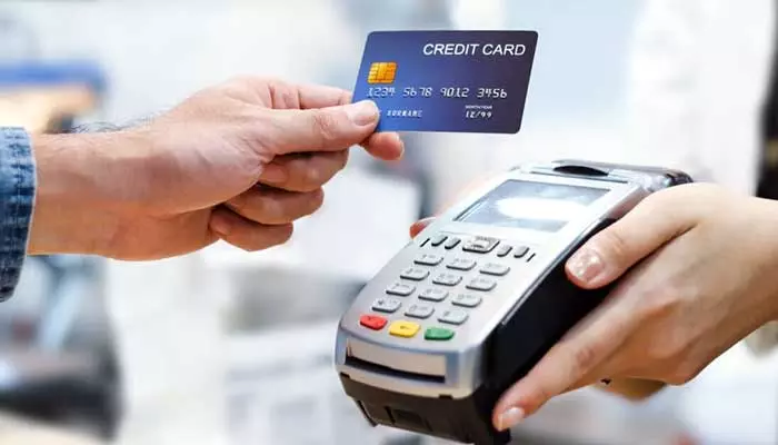 Credit Card Transactions: నవంబర్ లో భారీగా తగ్గిన క్రెడిట్ కార్డు చెల్లింపులు..!