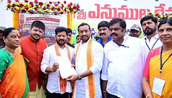 ‘4వేలైన్ రోడ్ల నిర్మాణానికి నిధులను మంజూరు చేయండి’