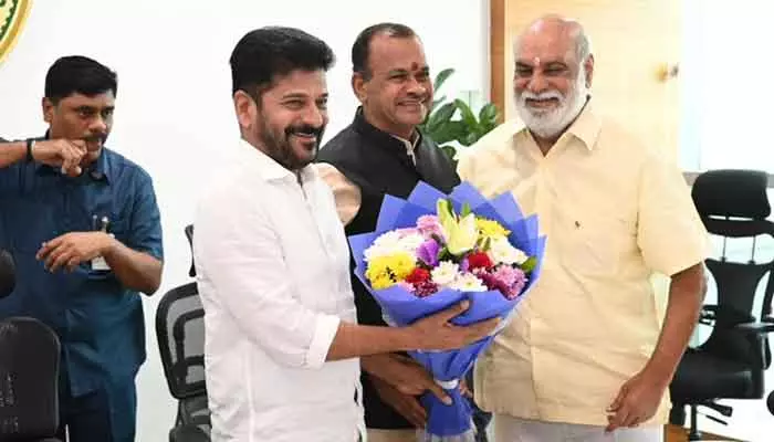 సీఎం రేవంత్ రెడ్డి మమ్మల్ని బాగా చూసుకుంటున్నాడు: రాఘవేంద్రరావు