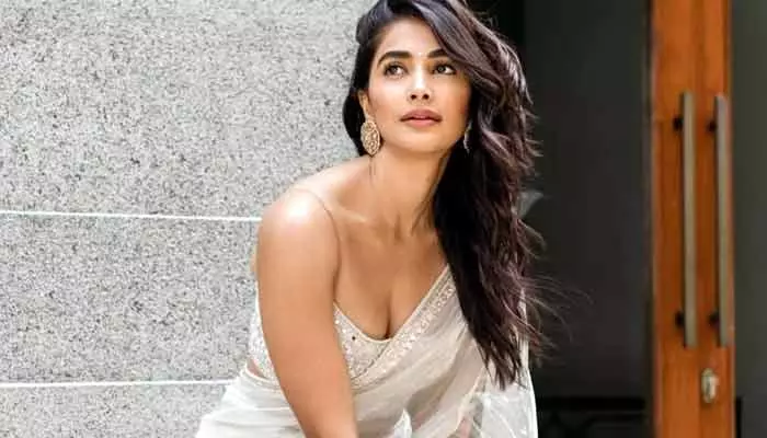 Pooja Hegde: ఇలా అయిపోయావు ఏంటీ బ్యూటీ.. స్టార్ హీరోయిన్ లుక్‌పై ట్రోల్స్