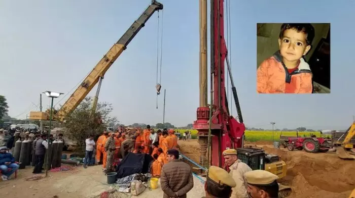 Borewell: ఆరురోజులుగా బోరుబావిలోనే చిన్నారి.. విలపిస్తున్న బాలిక తల్లి