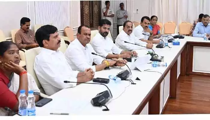 Telangana Cabinet : తెలంగాణ కేబినెట్ భేటీ వాయిదా !