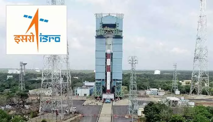 PSLV-C60: నేడు నింగిలోకి దూసుకెళ్లనున్న PSLV-C60.. కొనసాగుతోన్న కౌంట్‌డౌన్