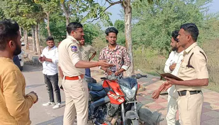 ఎస్పీ అఖిల్ మహాజన్ ఆదేశాల మేరకు స్పెషల్ డ్రైవ్.. ఎస్సై రామ్మోహన్..