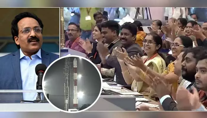 ISRO: శ్రీహరికోటలో ఇస్రో శాస్త్రవేత్తల సంబరాలు