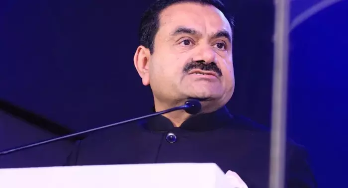 Adani: ఒకరి వర్క్ లైఫ్ బ్యాలెన్స్ ని మరొకరిపై రుద్దొద్దు- గౌతమ్ అదానీ