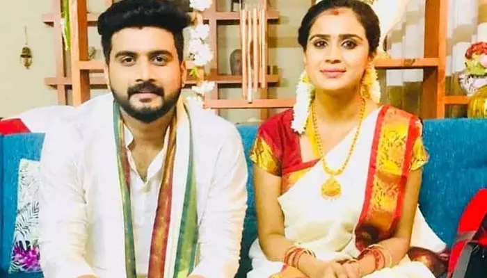 Kavya - Nikhil: బిగ్ బాస్ విన్నర్ నిఖిల్ ..  కావ్య ను అంతలా బాధ పెట్టాడా.. విలన్ అంటూ గుండెల్లో గట్టిగానే గుచ్చిందిగా..!