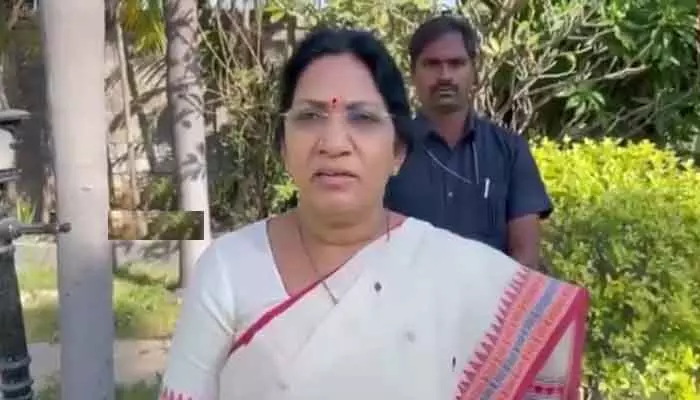 MLC Kavitha : ఎమ్మెల్సీ కవిత బీసీ హక్కుల మాటలు హాస్యాస్పదం : బండ్రు శోభారాణి