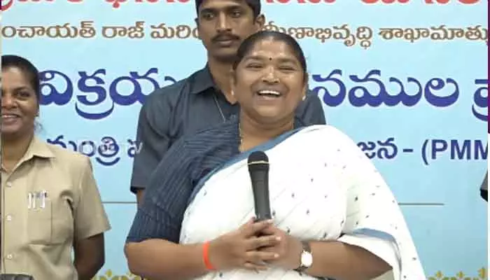 Minister Seethakka : మహిళల ఉపాధి కల్పనకు ప్రభుత్వం చేయూత : మంత్రి సీతక్క