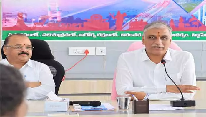 మాటలు కోటలు.. చేతల్లో కోతలు :  హరీష్ రావు