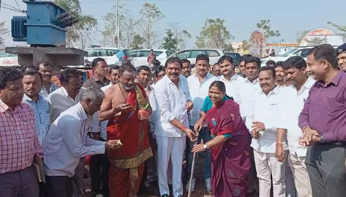 ఉమ్మడి ఆదిలాబాద్ జిల్లా అభివృద్ధికి ప్రత్యేక కృషి.. ఇంచార్జి మంత్రి సీతక్క...