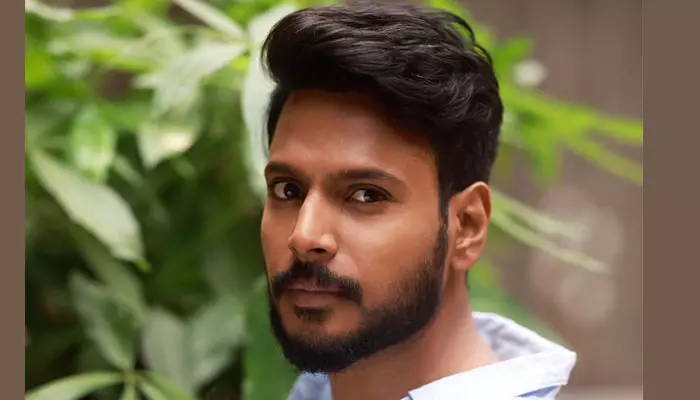 Sundeep Kishan: రెండేళ్లు ఖాళీగా కూర్చోబెట్టి మోసం చేశారు.. సందీప్ కిషన్ కీలక వ్యాఖ్యలు