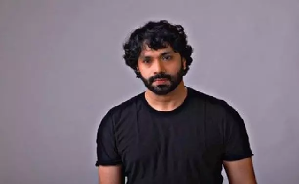 Hero Aditya Om Social Service   నువ్వయ్యా రియల్ హీరో.!