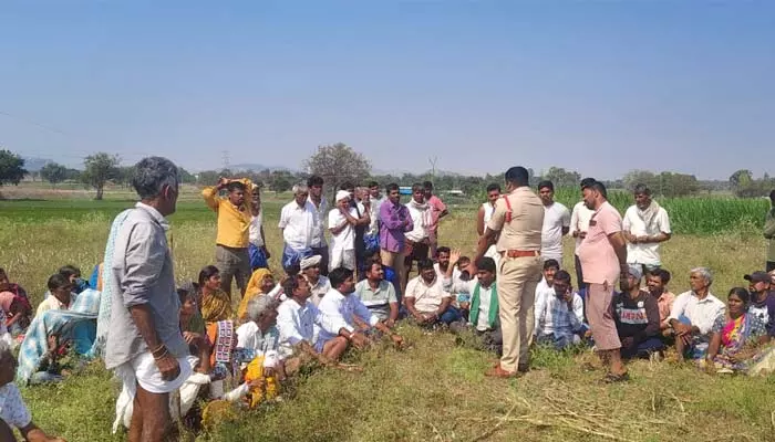 వద్దే వద్దు గ్రీన్ ఫీల్డ్ రోడ్డు మాకు వద్దు..