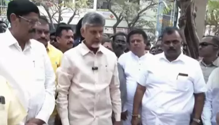 CM Chandrababu: పద్ధతి ప్రకారం పని చేయడం నేర్చుకోండి.. అధికారులపై సీఎం చంద్రబాబు సీరియస్