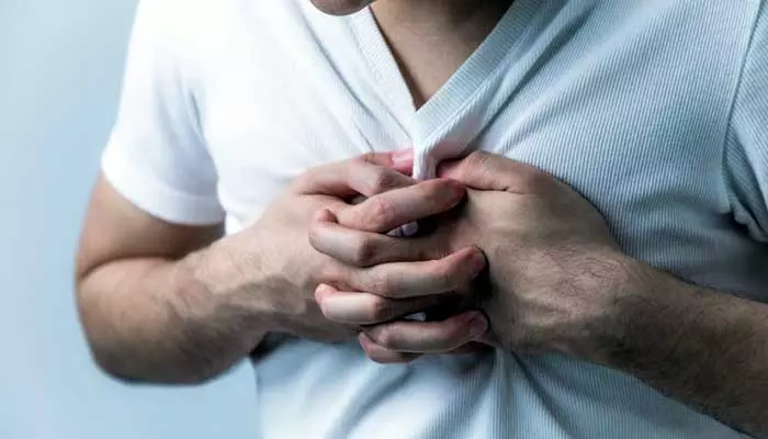 Chest Pain: తరచూ ఛాతీ నొప్పి వస్తుందా? గుండెపోటు కాదు.. మిగతా సమస్యలు కావచ్చు.. అవేంటో తెలుసుకోండి