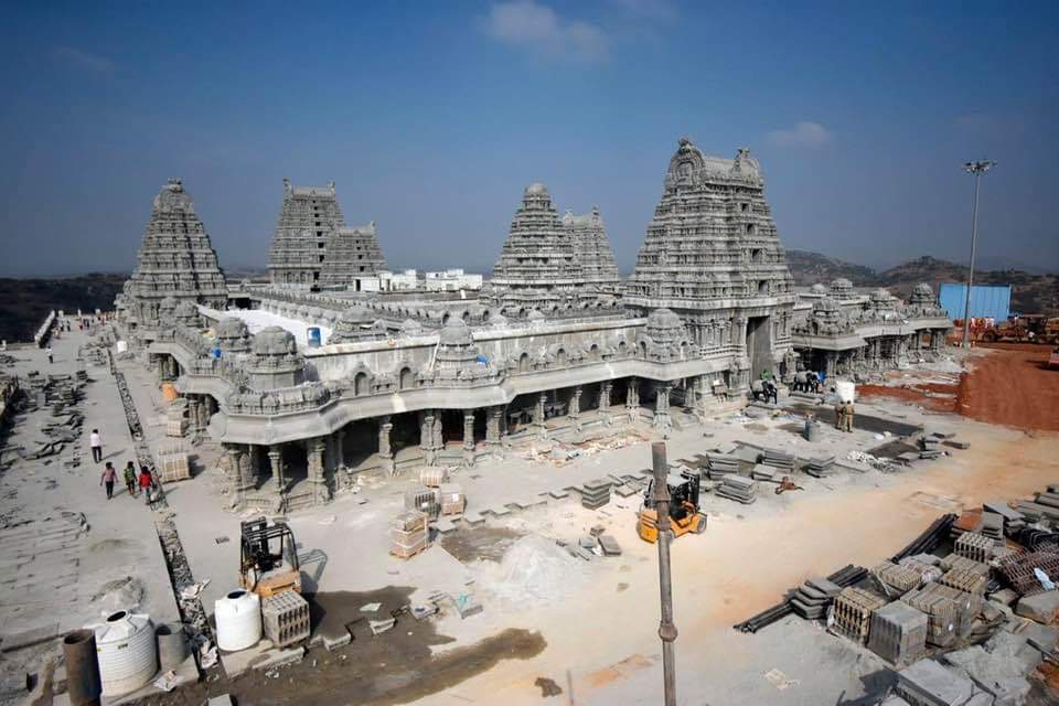 యాదాద్రి ఆలయంలో 30 మందికి పాజిటివ్